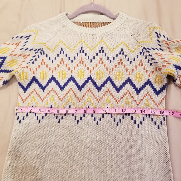 Embroidered Vintage Beige Sweater - Picture 10 of 11